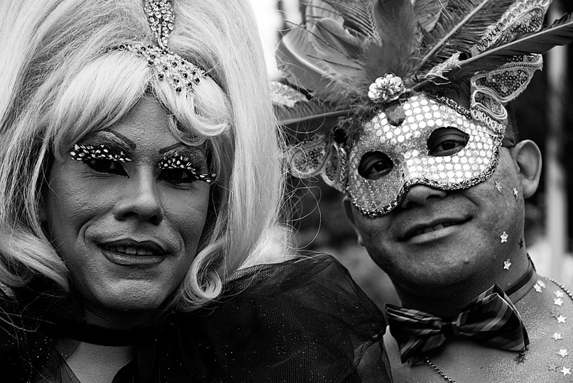 Los-Angeles-Pride-2011-91-gingerliu