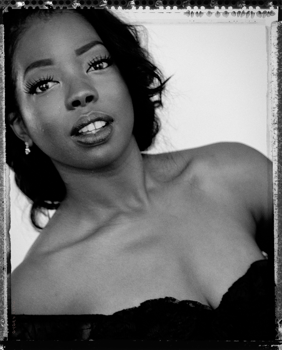 Burlesque performer Jessabelle Thunder in Hollywood, CA. GLIU PHOTO 2013