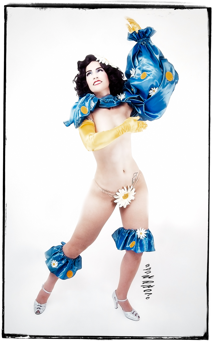 Iza la Vamp in Hollywood, CA. 2014 by GLIU PHOTO. Ginger Liu Photography. 