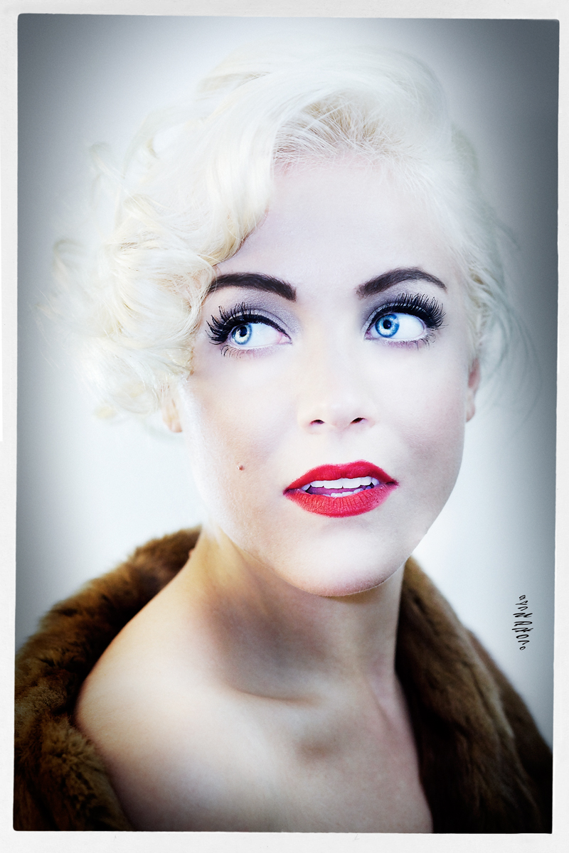 Burlesque performer Harper Rose in #Hollywood CA. 2014. GLIU PHOTO. Ginger Liu #Photography